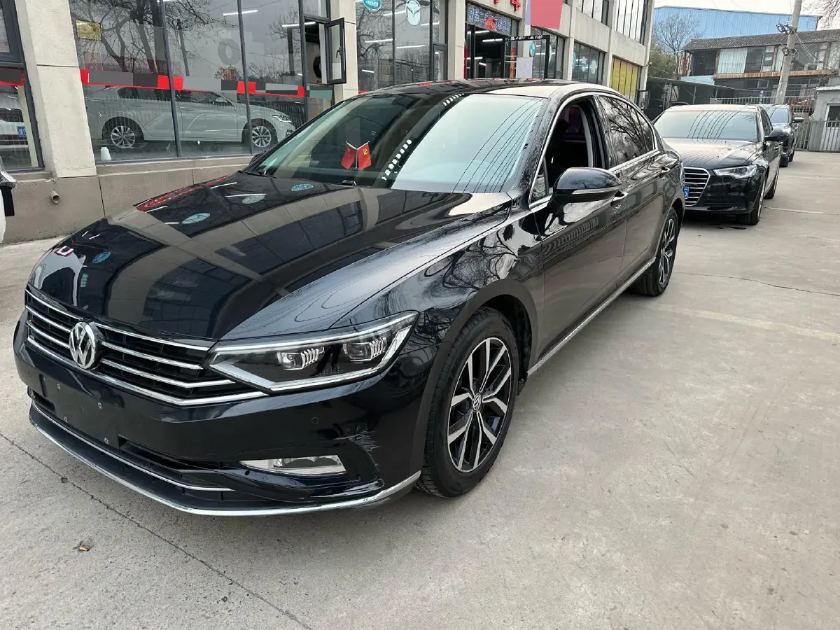 2020 Volkswagen Magotan 2.0T 186HP L4 7DCT,autocango,china used car exporter,china ev exporter,chinese used car exporter,chinese used ev exporter