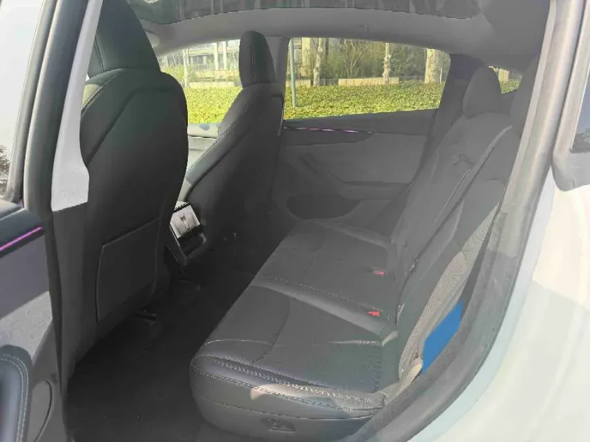 2025 Tesla Model Y BEV 62.5KWH,autocango,china used car exporter,china ev exporter,chinese used car exporter,chinese used ev exporter