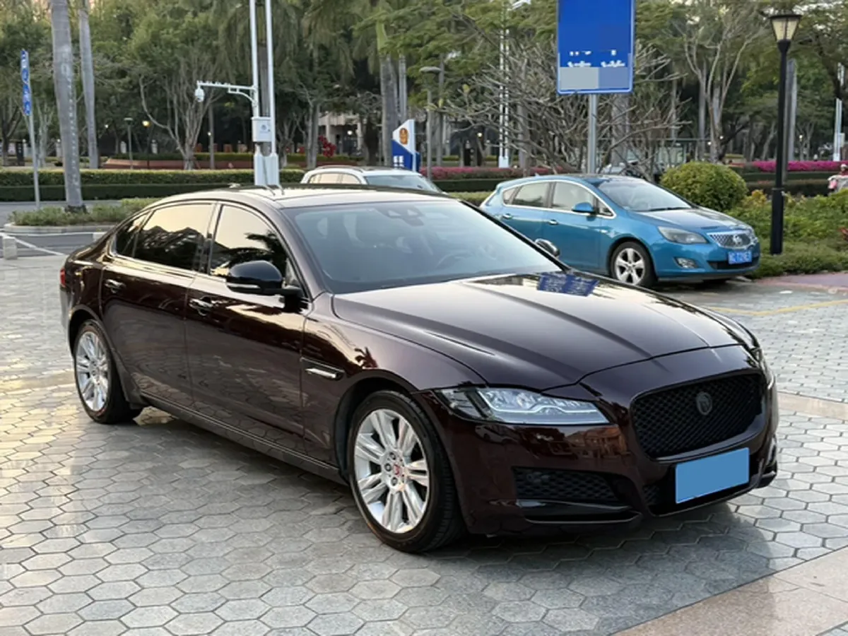2018 Jaguar XF 2.0T 250HP L4 8AT,autocango,china used car exporter,china ev exporter,chinese used car exporter,chinese used ev exporter