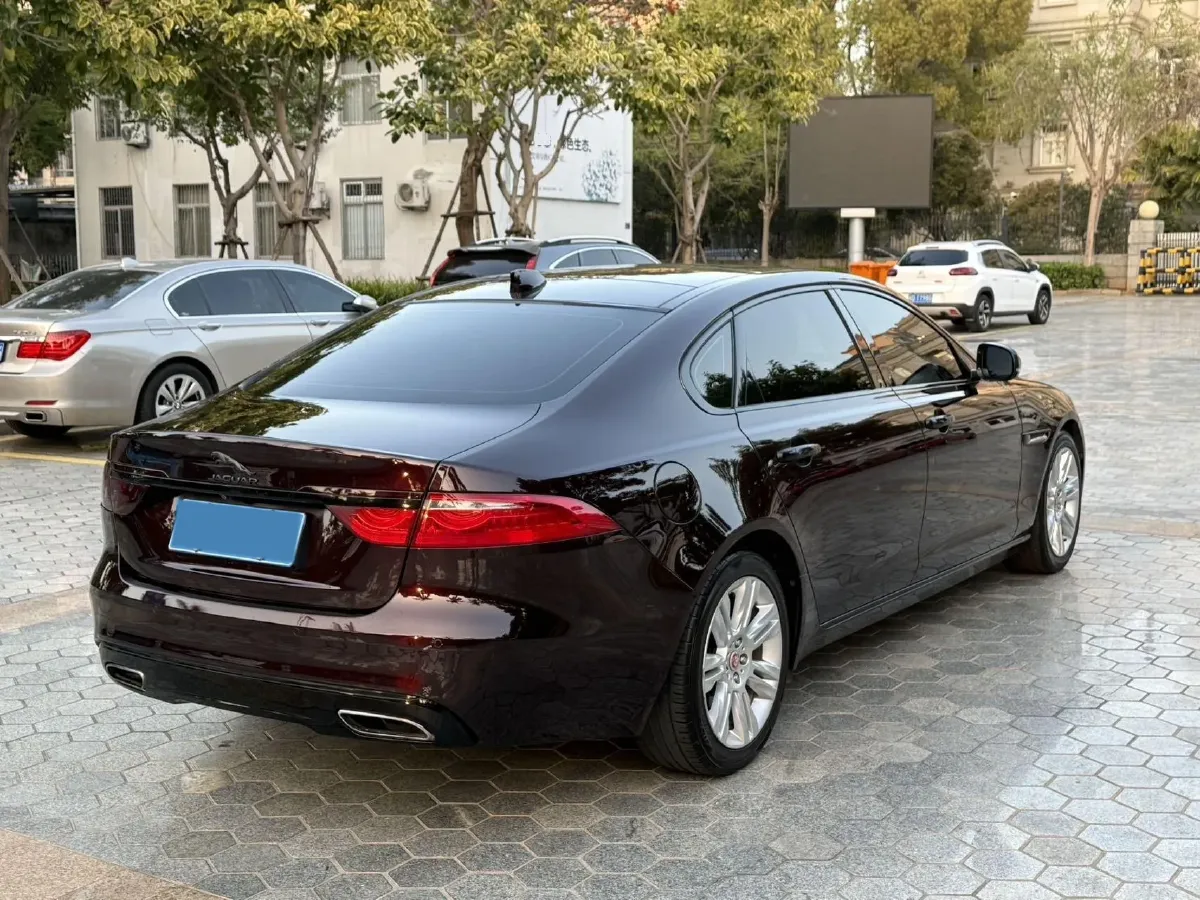 2018 Jaguar XF 2.0T 250HP L4 8AT,autocango,china used car exporter,china ev exporter,chinese used car exporter,chinese used ev exporter