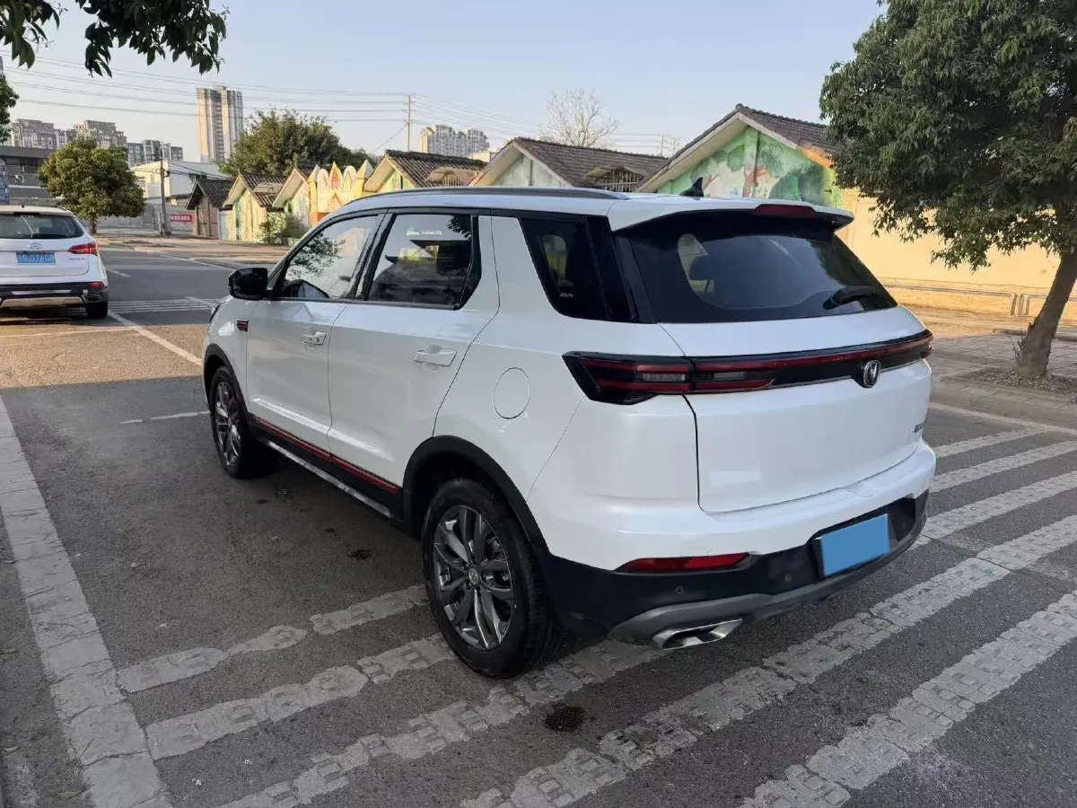 2022 ChangAn Oshan X7 Plus 1.5T 188HP L4 7DCT,autocango,china used car exporter,china ev exporter,chinese used car exporter,chinese used ev exporter
