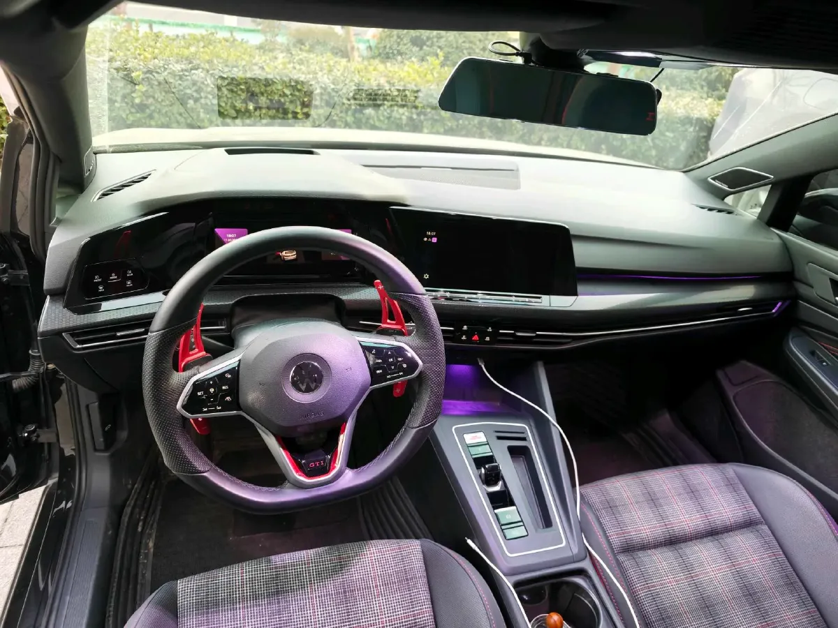 2023 Volkswagen GolfGTI 2.0T 220HP L4 7DCT,autocango,china used car exporter,china ev exporter,chinese used car exporter,chinese used ev exporter