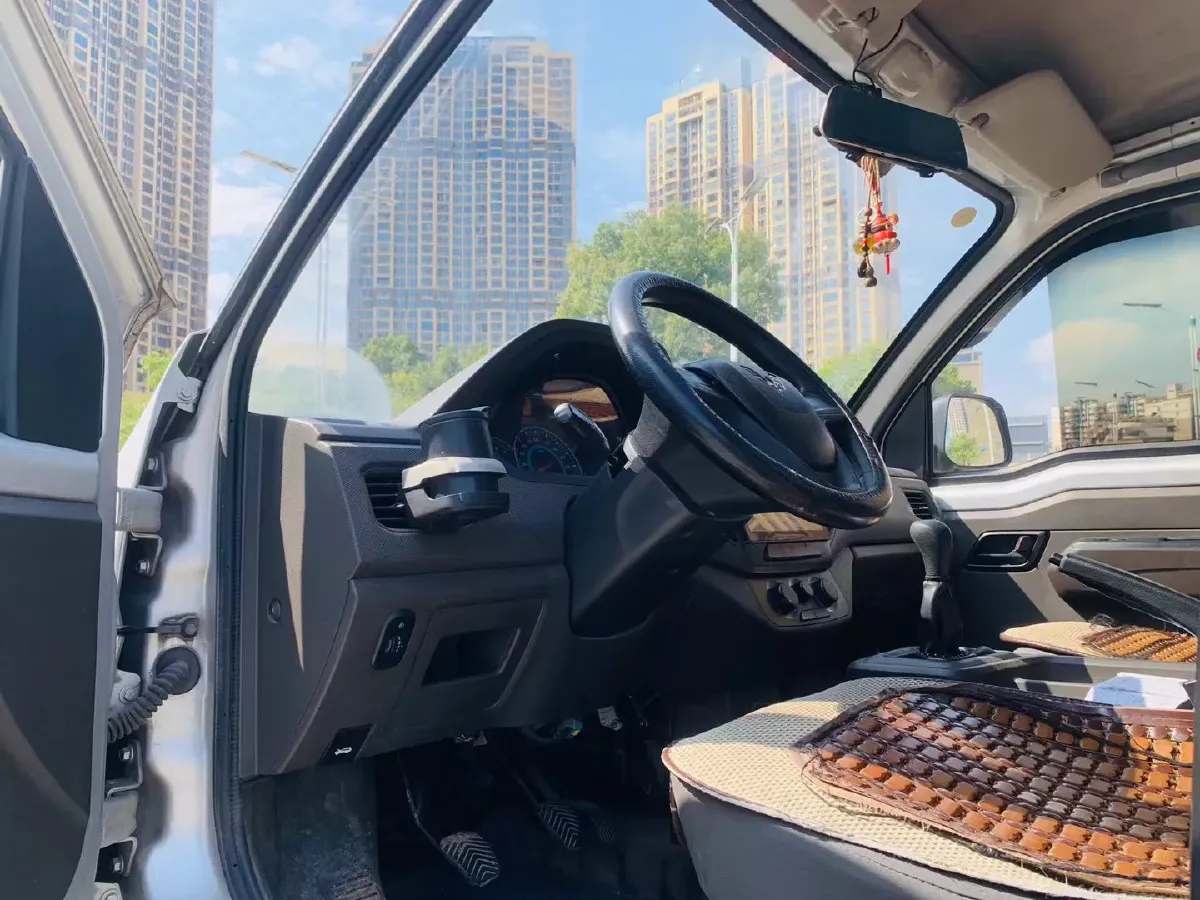 2021 WuLing RongGuang New Truck 1.8L 125HP L4 5MT,autocango,china used car exporter,china ev exporter,chinese used car exporter,chinese used ev exporter