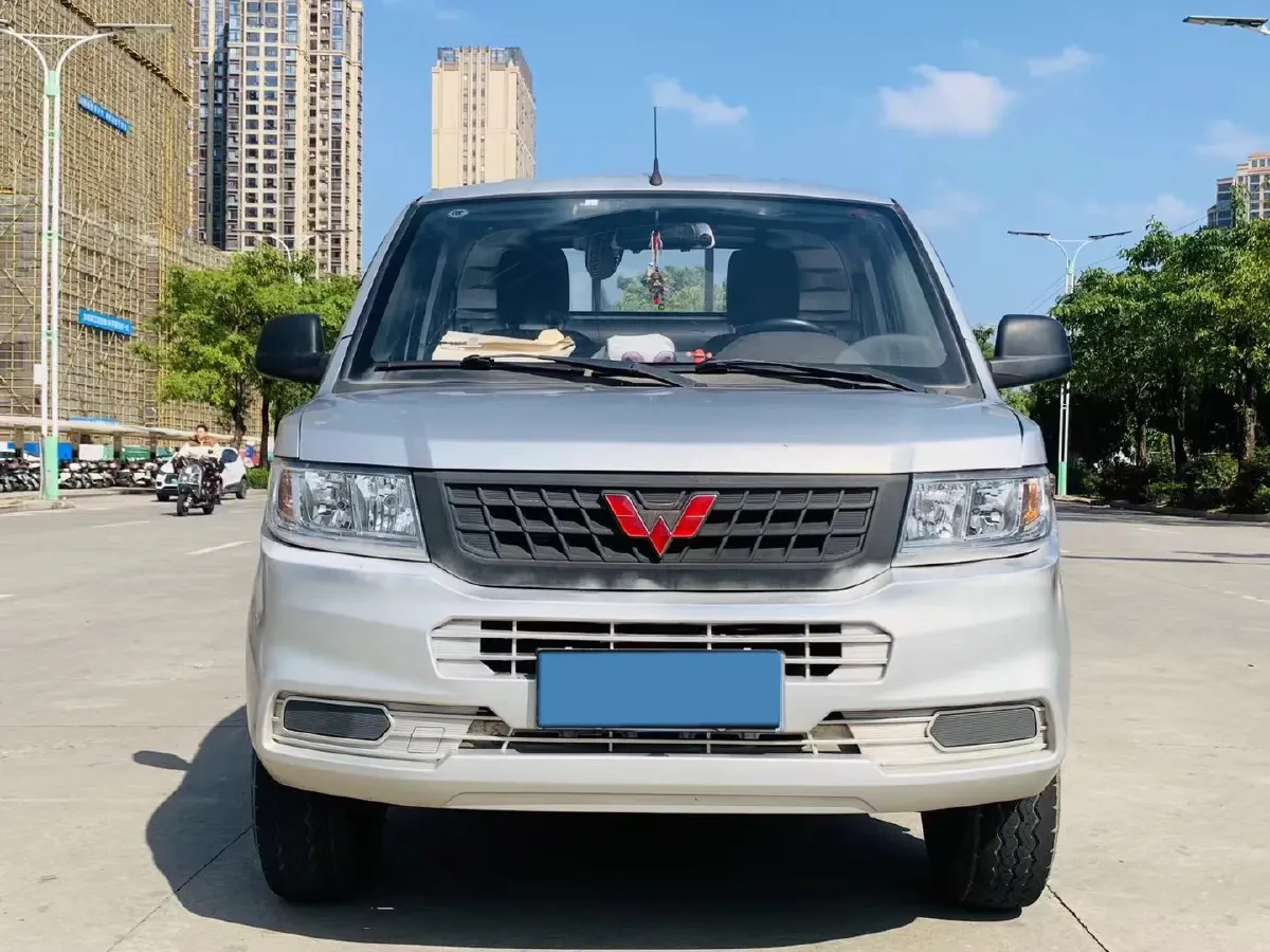 2021 WuLing RongGuang New Truck 1.8L 125HP L4 5MT,autocango,china used car exporter,china ev exporter,chinese used car exporter,chinese used ev exporter