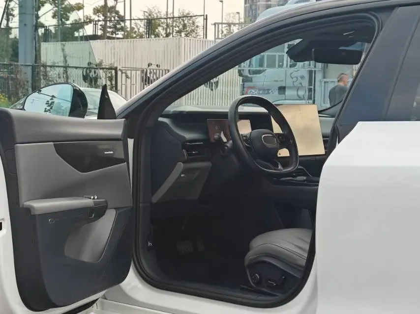 2024 LYNK&CO 01 2.0T 254HP L4 8AT,autocango,china used car exporter,china ev exporter,chinese used car exporter,chinese used ev exporter