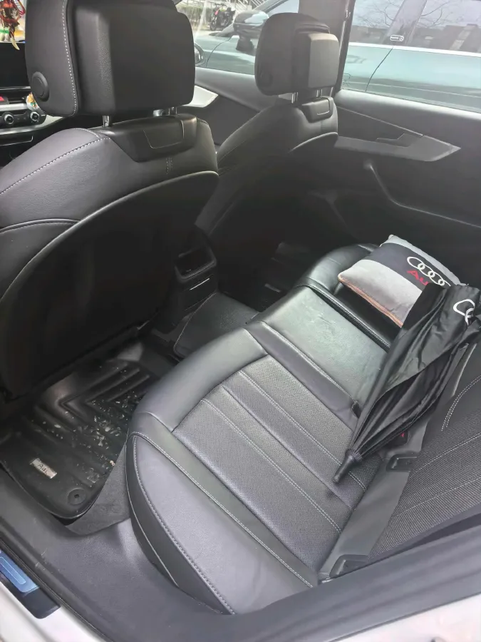 2020 Audi A4L 2.0T 190HP L4 7DCT,autocango,china used car exporter,china ev exporter,chinese used car exporter,chinese used ev exporter