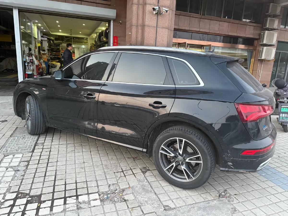 2020 Audi Q5L 2.0T 252HP L4 7DCT,autocango,china used car exporter,china ev exporter,chinese used car exporter,chinese used ev exporter