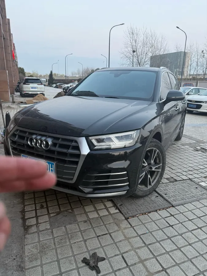 2020 Audi Q5L 2.0T 252HP L4 7DCT,autocango,china used car exporter,china ev exporter,chinese used car exporter,chinese used ev exporter