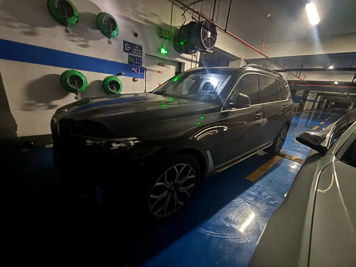 2022 BMW X7 3.0T 340HP L6 8AT,autocango,china used car exporter,china ev exporter,chinese used car exporter,chinese used ev exporter