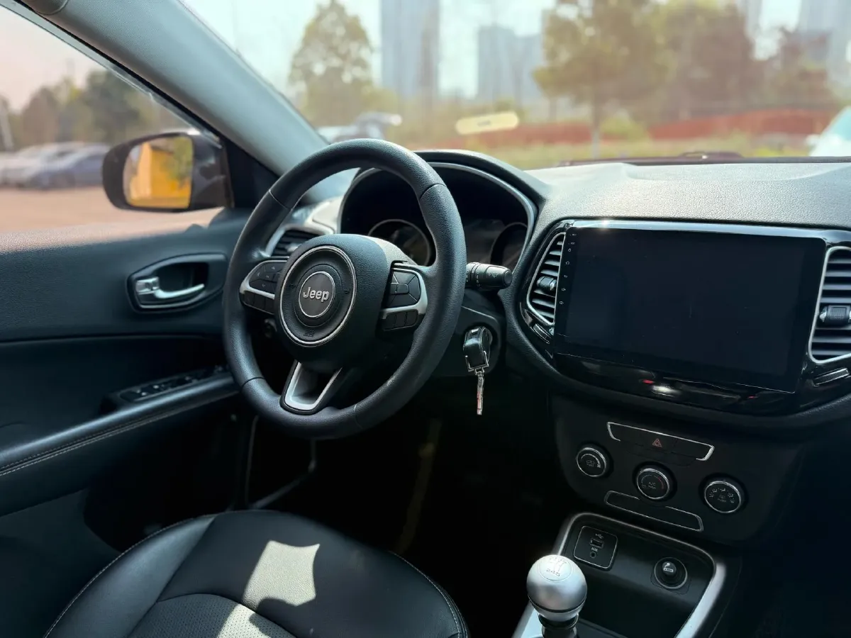 2017 Jeep Compass 1.4T 165HP L4 6MT,autocango,china used car exporter,china ev exporter,chinese used car exporter,chinese used ev exporter