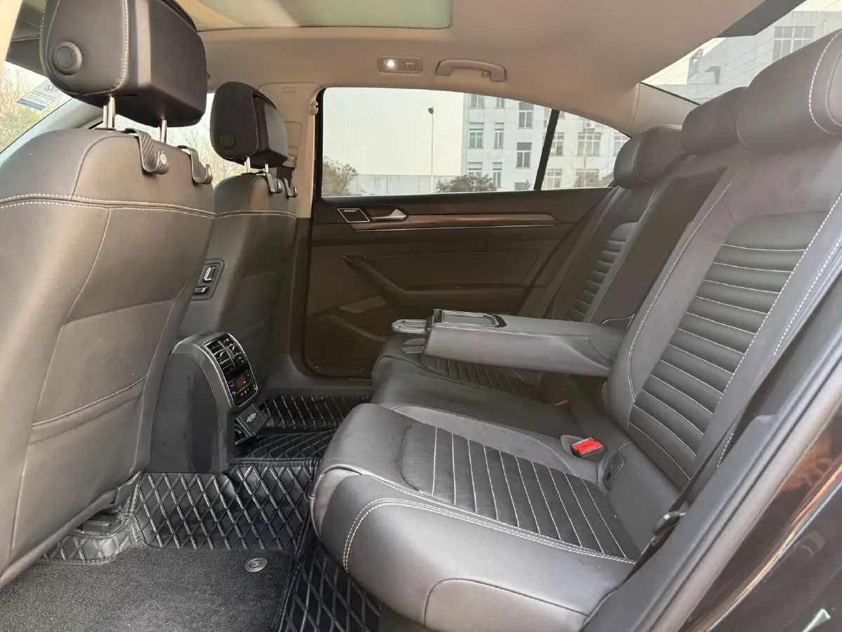 2020 Volkswagen Magotan 2.0T 186HP L4 7DCT,autocango,china used car exporter,china ev exporter,chinese used car exporter,chinese used ev exporter