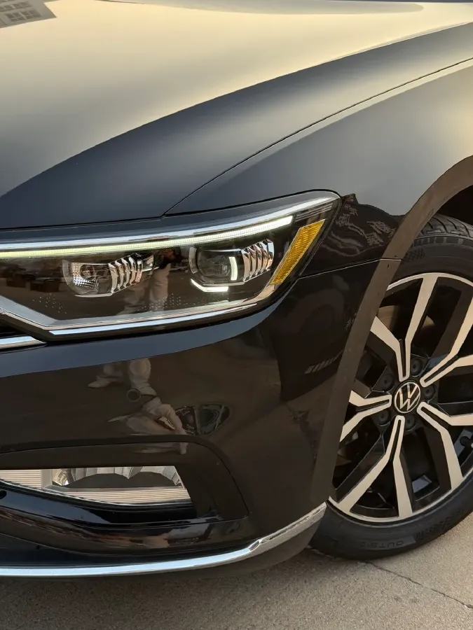 2020 Volkswagen Magotan 2.0T 186HP L4 7DCT,autocango,china used car exporter,china ev exporter,chinese used car exporter,chinese used ev exporter