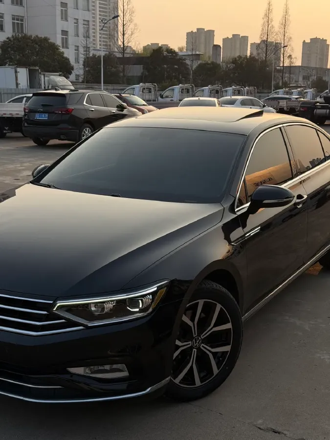 2020 Volkswagen Magotan 2.0T 186HP L4 7DCT,autocango,china used car exporter,china ev exporter,chinese used car exporter,chinese used ev exporter