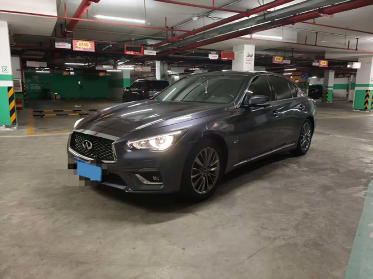 2018 Jeep Grand Commander 2.0T 265HP L4 9AT,autocango,china used car exporter,china ev exporter,chinese used car exporter,chinese used ev exporter