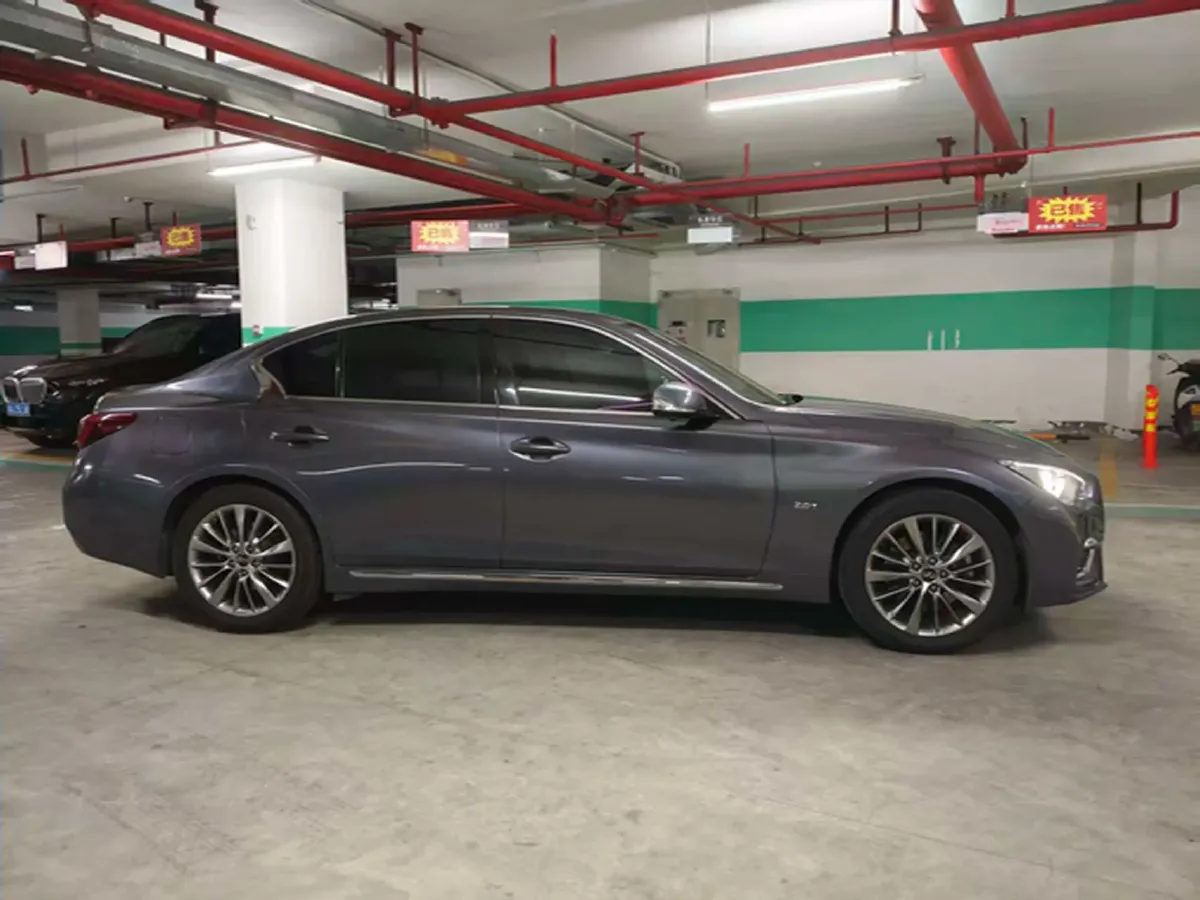 2018 Jeep Grand Commander 2.0T 265HP L4 9AT,autocango,china used car exporter,china ev exporter,chinese used car exporter,chinese used ev exporter