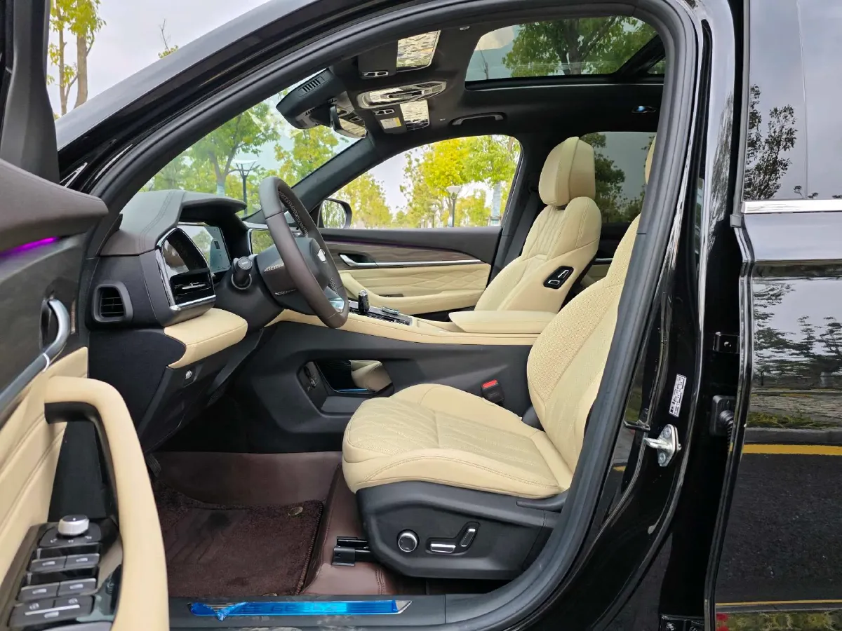 2025 Geely Monjaro 2.0T 238HP L4 8AT,autocango,china used car exporter,china ev exporter,chinese used car exporter,chinese used ev exporter