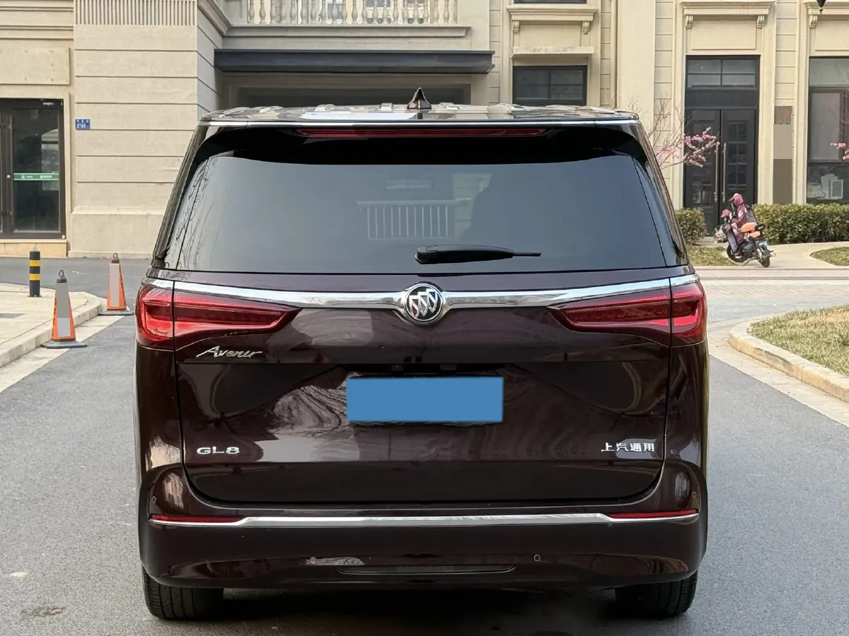 2022 Buick GL8 2.0T 237HP L4 9AT,autocango,china used car exporter,china ev exporter,chinese used car exporter,chinese used ev exporter