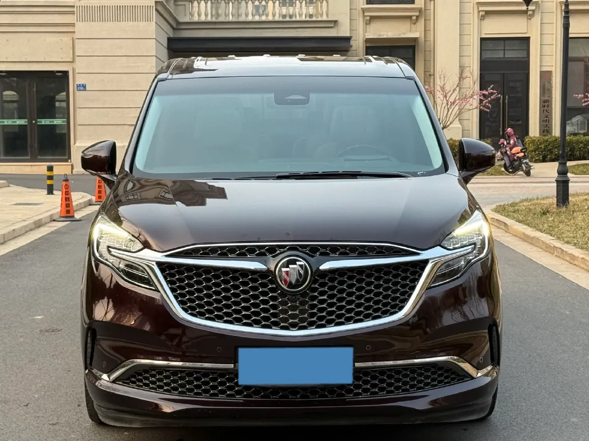 2022 Buick GL8 2.0T 237HP L4 9AT,autocango,china used car exporter,china ev exporter,chinese used car exporter,chinese used ev exporter