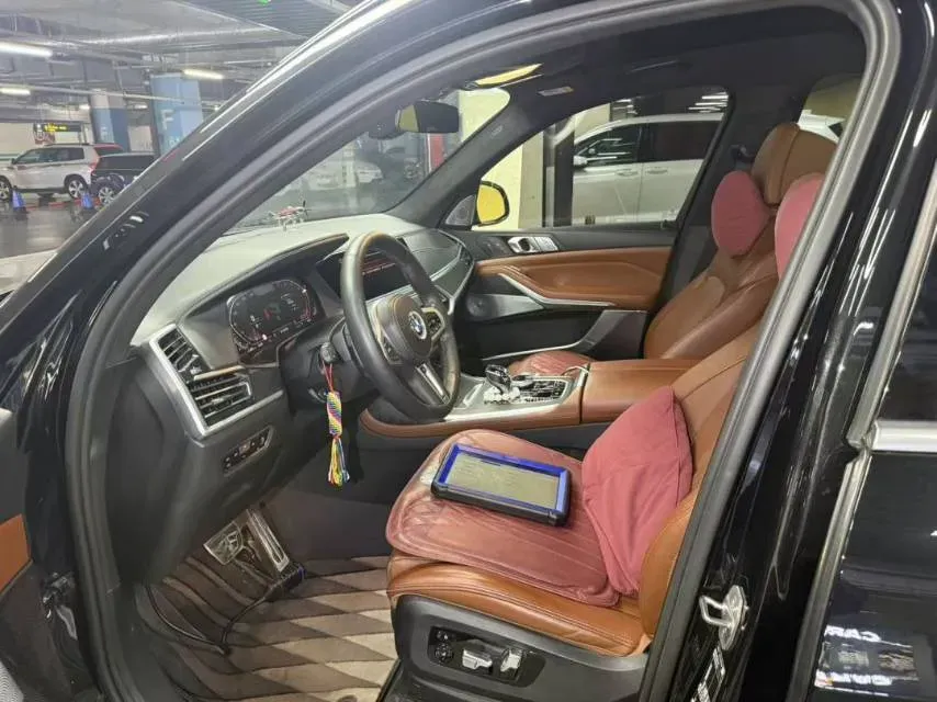 2022 BMW X7 3.0T 340HP L6 8AT,autocango,china used car exporter,china ev exporter,chinese used car exporter,chinese used ev exporter