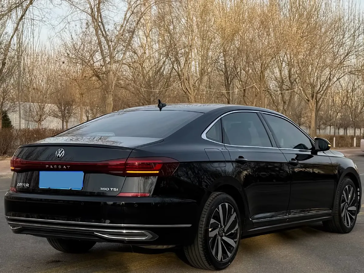 2024 Volkswagen Passat 2.0T 220HP L4 7DCT,autocango,china used car exporter,china ev exporter,chinese used car exporter,chinese used ev exporter