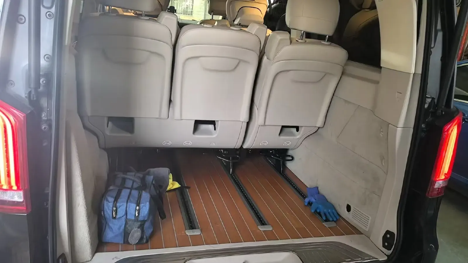 2021 Mercedes-Benz V Class 2.0T 211HP L4 9AT,autocango,china used car exporter,china ev exporter,chinese used car exporter,chinese used ev exporter