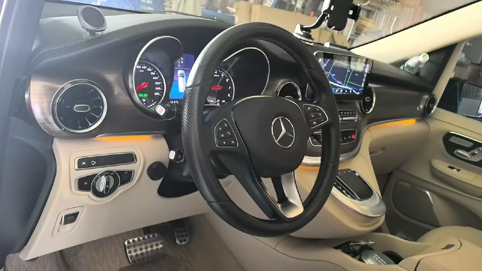 2021 Mercedes-Benz V Class 2.0T 211HP L4 9AT,autocango,china used car exporter,china ev exporter,chinese used car exporter,chinese used ev exporter