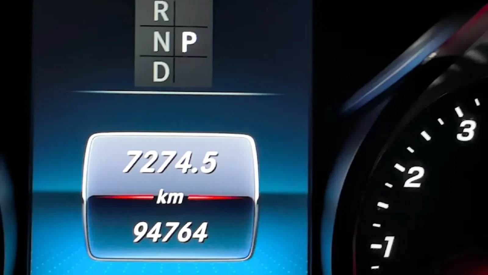 2021 Mercedes-Benz V Class 2.0T 211HP L4 9AT,autocango,china used car exporter,china ev exporter,chinese used car exporter,chinese used ev exporter