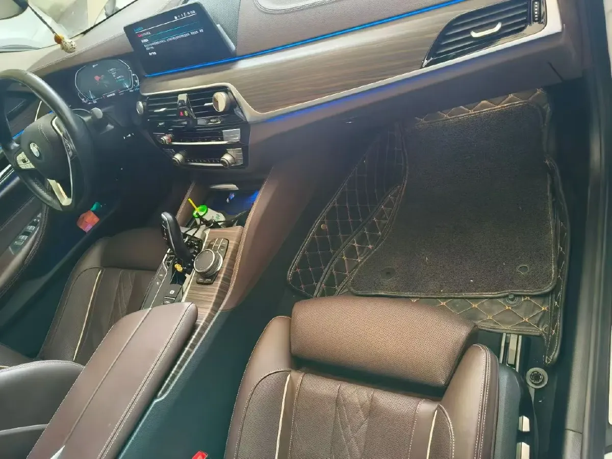 2020 BMW 5 Series 2.0T 184HP L4 8AT PHEV 17.7KWH,autocango,china used car exporter,china ev exporter,chinese used car exporter,chinese used ev exporter