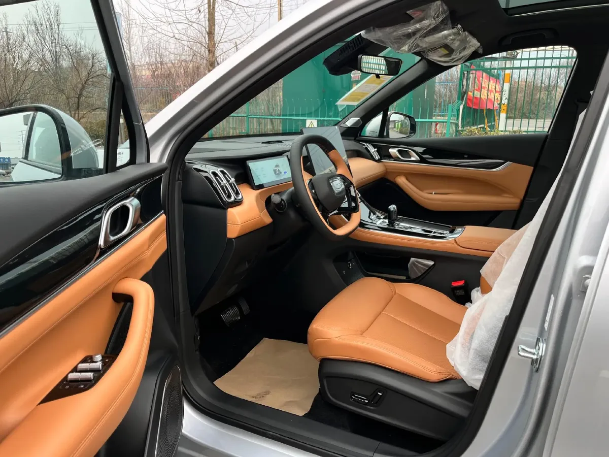 2025 Geely StarRay 1.5T 181HP L4 7DCT,autocango,china used car exporter,china ev exporter,chinese used car exporter,chinese used ev exporter