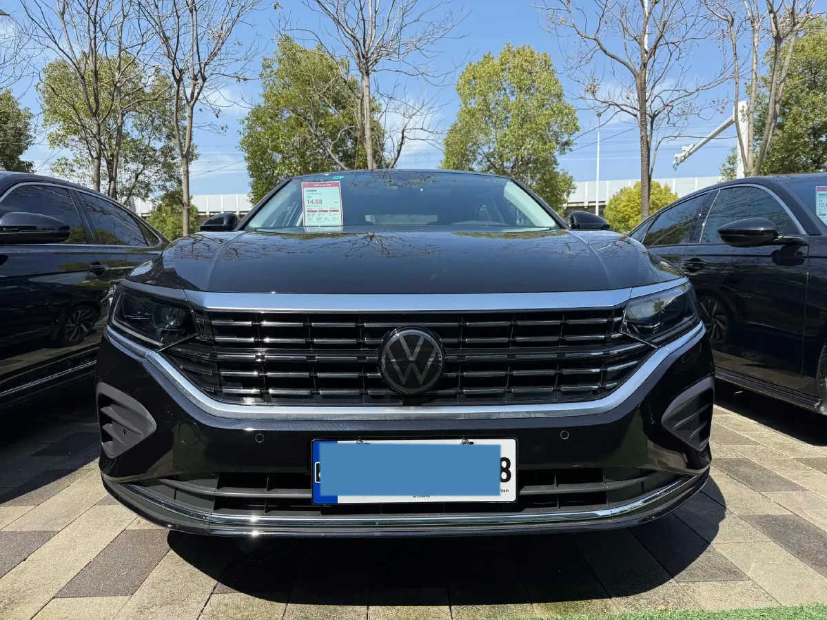 2025 Volkswagen Passat 2.0T 220HP L4 7DCT,autocango,china used car exporter,china ev exporter,chinese used car exporter,chinese used ev exporter