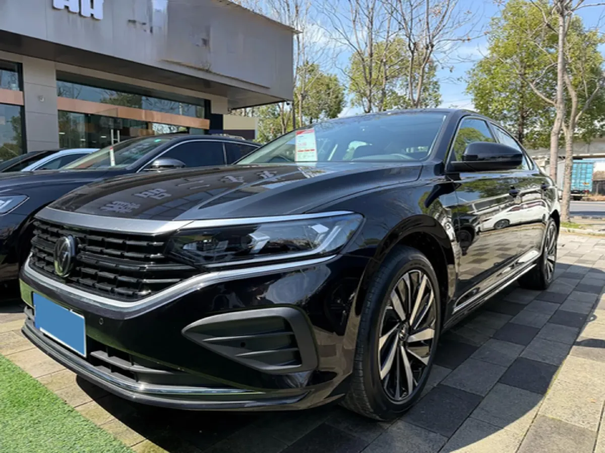 2025 Volkswagen Passat 2.0T 220HP L4 7DCT,autocango,china used car exporter,china ev exporter,chinese used car exporter,chinese used ev exporter