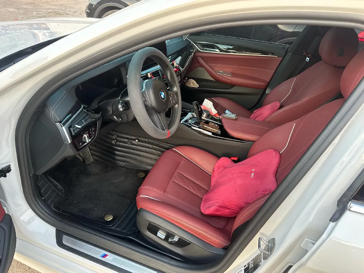 2022 BMW 5 Series 2.0T 184HP L4 8AT,autocango,china used car exporter,china ev exporter,chinese used car exporter,chinese used ev exporter