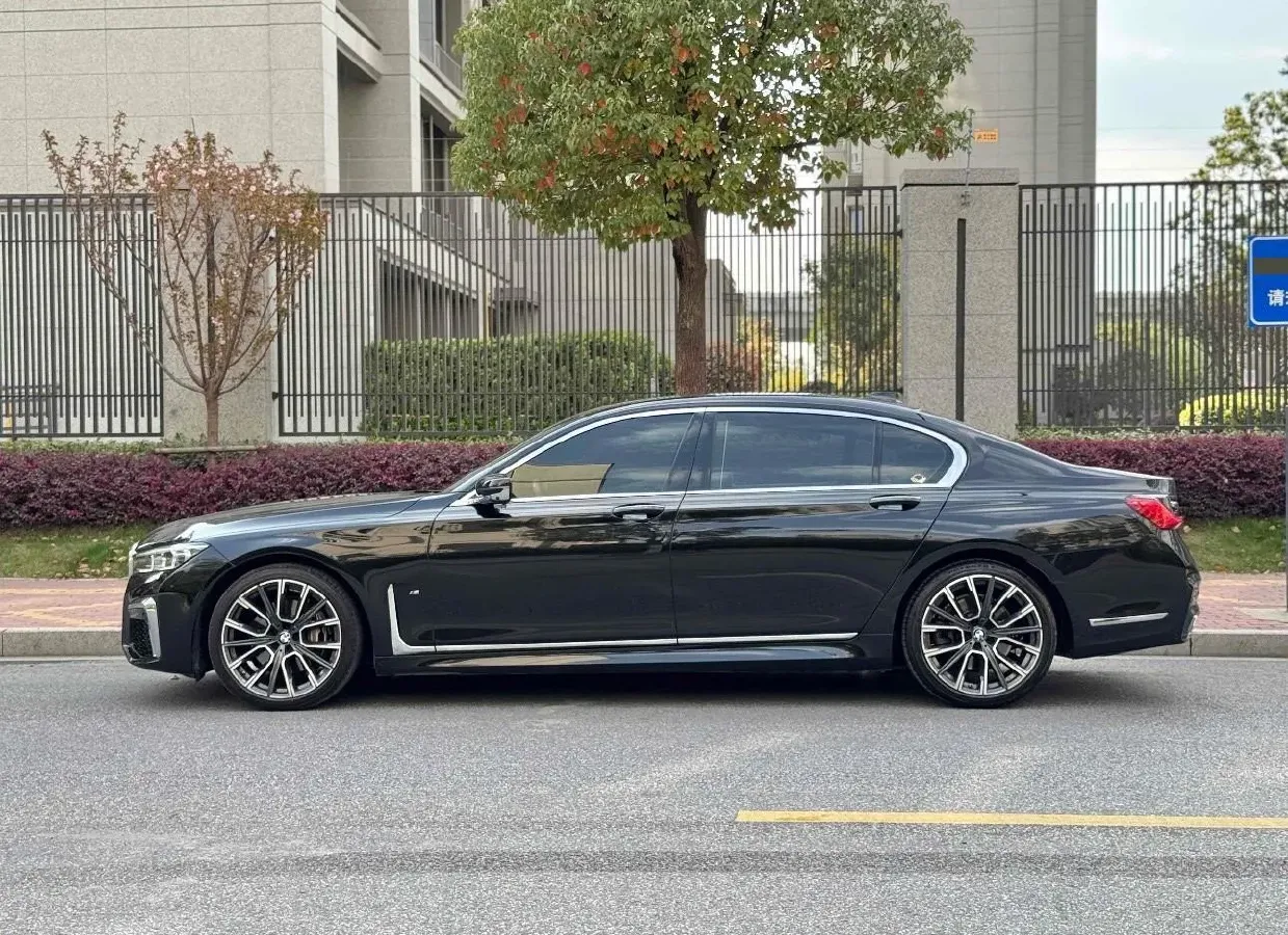 2021 BMW 7 Series 3.0T 340HP L6 8AT,autocango,china used car exporter,china ev exporter,chinese used car exporter,chinese used ev exporter