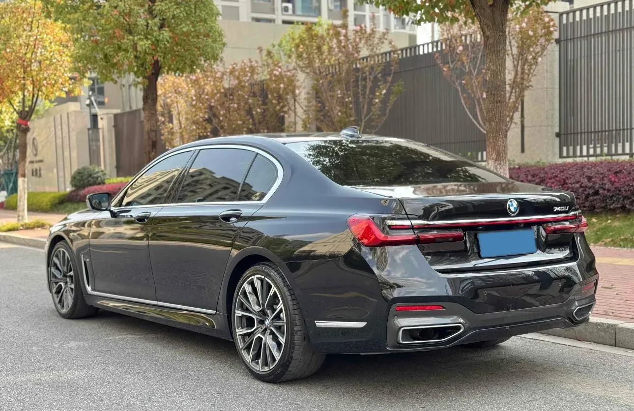 2021 BMW 7 Series 3.0T 340HP L6 8AT,autocango,china used car exporter,china ev exporter,chinese used car exporter,chinese used ev exporter