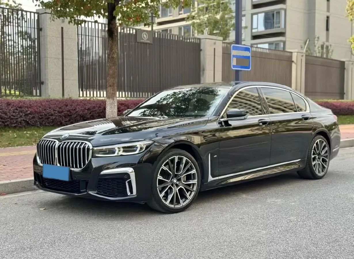 2021 BMW 7 Series 3.0T 340HP L6 8AT,autocango,china used car exporter,china ev exporter,chinese used car exporter,chinese used ev exporter