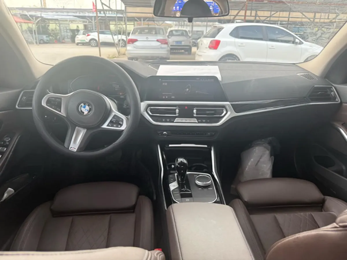 2022 BMW 3 Series 2.0T 156HP L4 8AT,autocango,china used car exporter,china ev exporter,chinese used car exporter,chinese used ev exporter