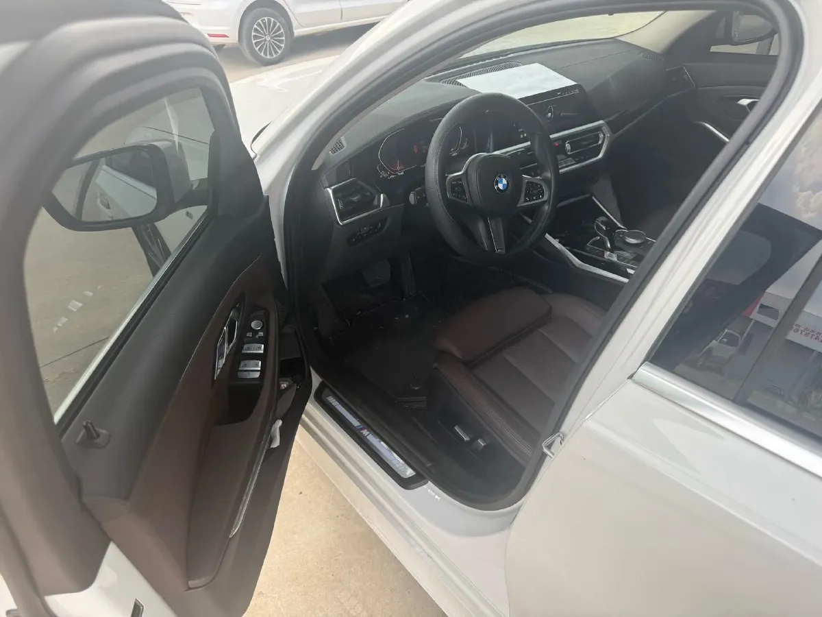 2022 BMW 3 Series 2.0T 156HP L4 8AT,autocango,china used car exporter,china ev exporter,chinese used car exporter,chinese used ev exporter