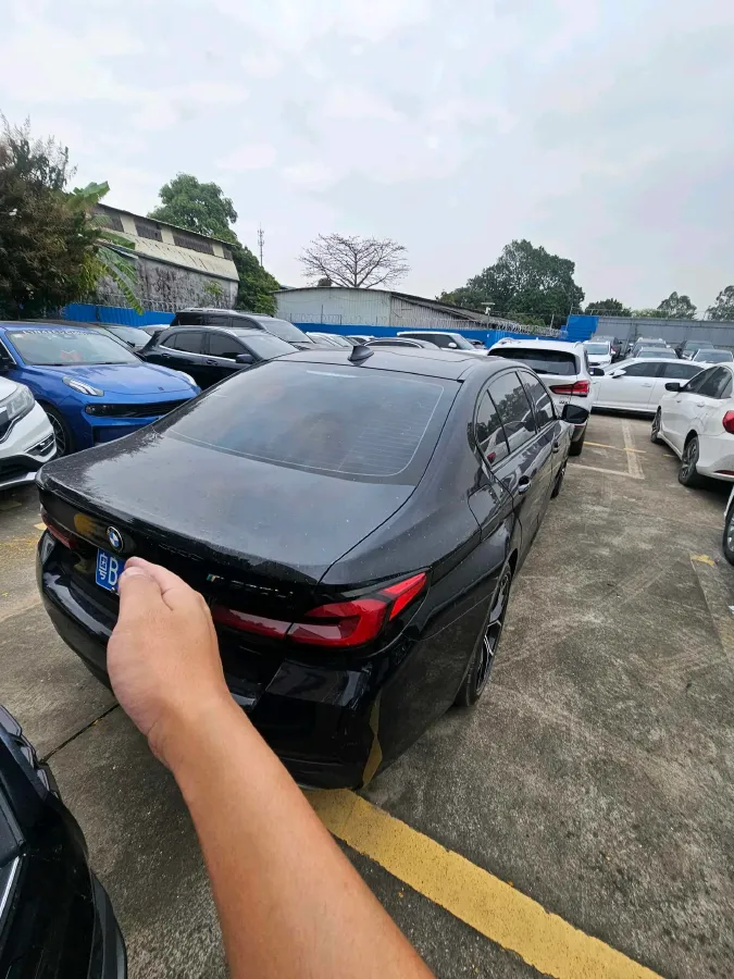 2021 BMW 5 Series 2.0T 252HP L4 8AT,autocango,china used car exporter,china ev exporter,chinese used car exporter,chinese used ev exporter