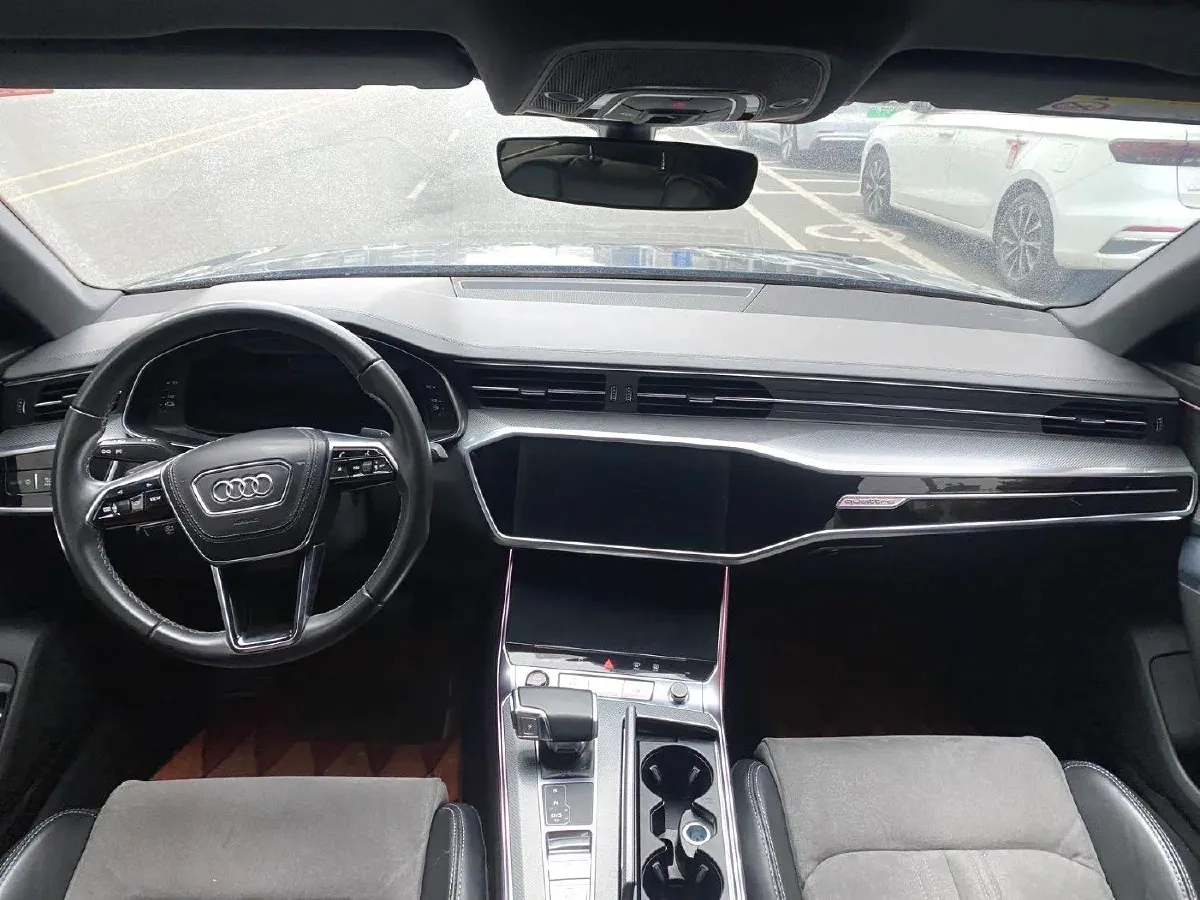 2020 Audi A6L 2.0T 252HP L4 7DCT PHEV 14.1KWH,autocango,china used car exporter,china ev exporter,chinese used car exporter,chinese used ev exporter