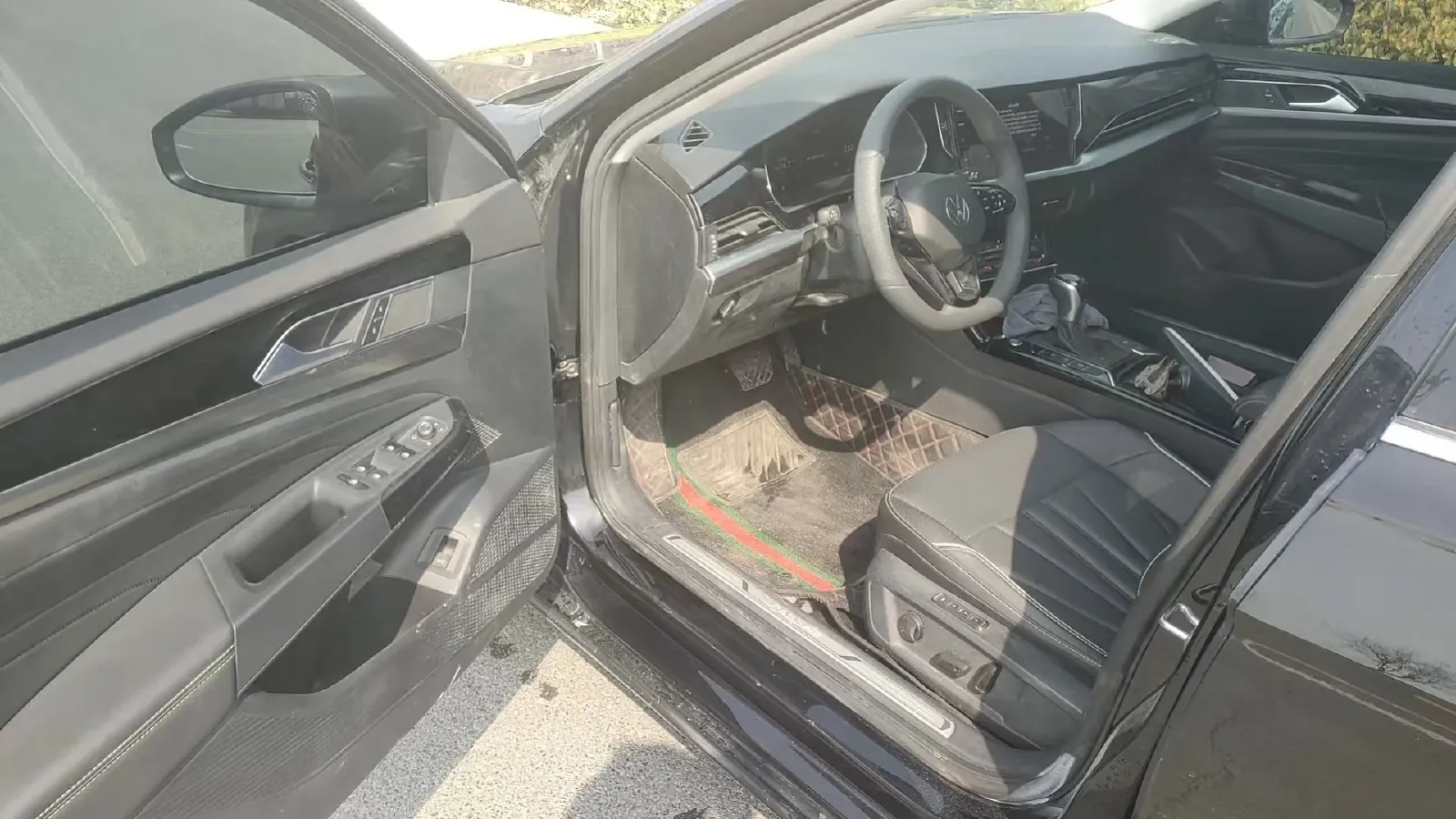 2024 Volkswagen Passat 2.0T 220HP L4 7DCT,autocango,china used car exporter,china ev exporter,chinese used car exporter,chinese used ev exporter