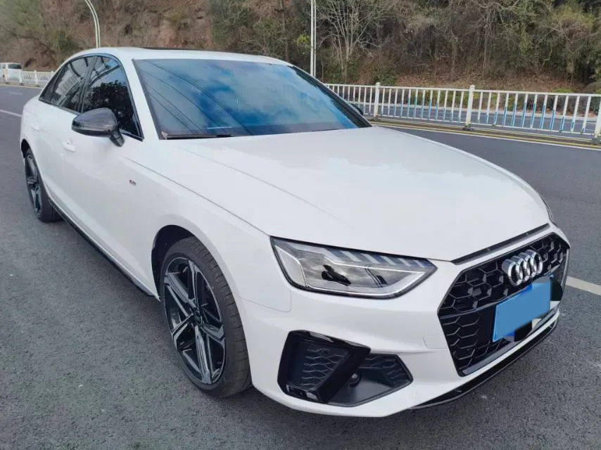 2025 Audi A4L 2.0T 190HP L4 7DCT,autocango,china used car exporter,china ev exporter,chinese used car exporter,chinese used ev exporter