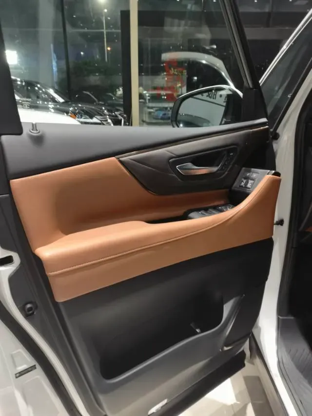 2024 Toyota Vellfire 2.5L 190HP L4 E-CVT Hybrid,autocango,china used car exporter,china ev exporter,chinese used car exporter,chinese used ev exporter