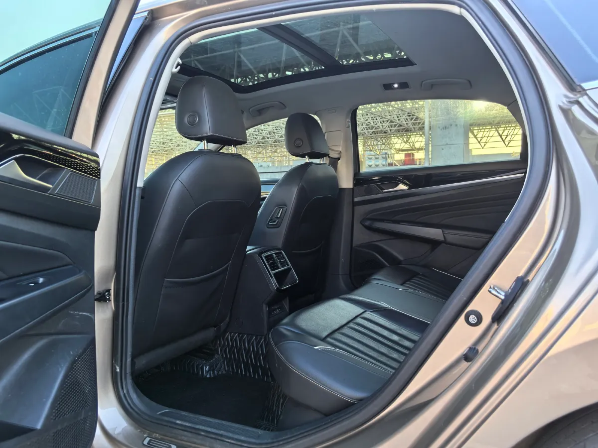 2022 Skoda Kodiak GT 2.0T 186HP L4 7DCT,autocango,china used car exporter,china ev exporter,chinese used car exporter,chinese used ev exporter