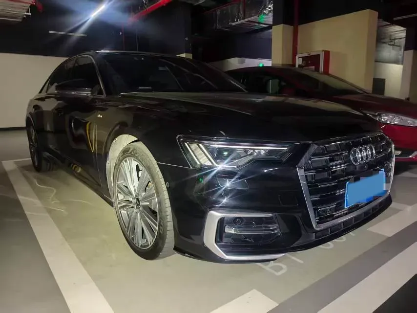 2024 Audi A6L 2.0T 245HP L4 7DCT,autocango,china used car exporter,china ev exporter,chinese used car exporter,chinese used ev exporter