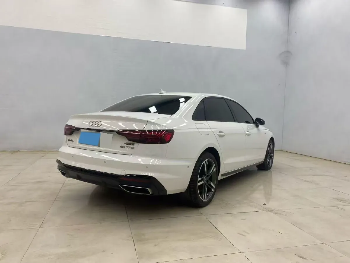 2022 Audi A4L 2.0T 190HP L4 7DCT,autocango,china used car exporter,china ev exporter,chinese used car exporter,chinese used ev exporter