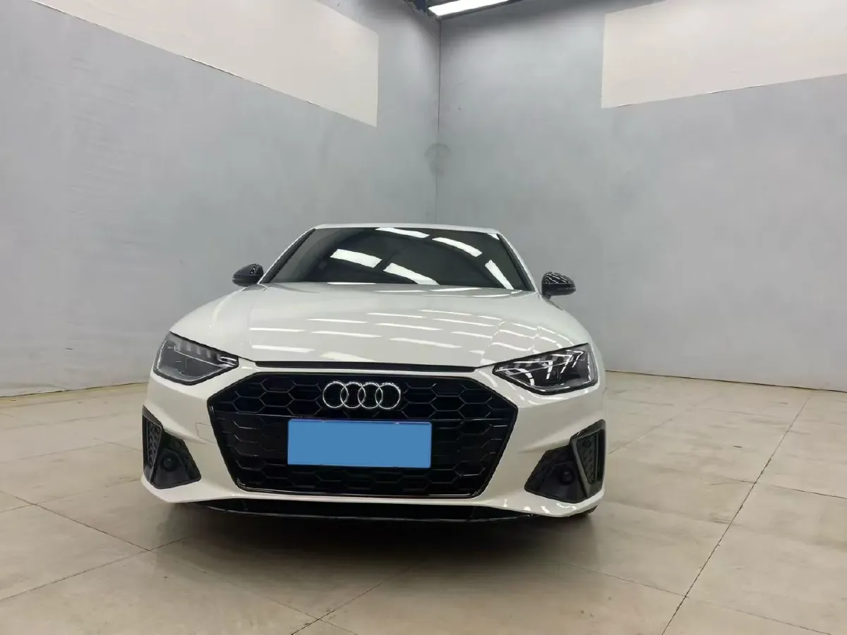 2022 Audi A4L 2.0T 190HP L4 7DCT,autocango,china used car exporter,china ev exporter,chinese used car exporter,chinese used ev exporter