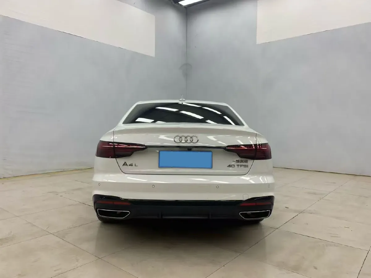 2022 Audi A4L 2.0T 190HP L4 7DCT,autocango,china used car exporter,china ev exporter,chinese used car exporter,chinese used ev exporter