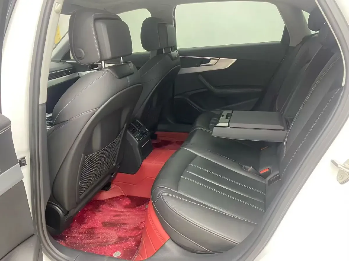 2022 Audi A4L 2.0T 190HP L4 7DCT,autocango,china used car exporter,china ev exporter,chinese used car exporter,chinese used ev exporter