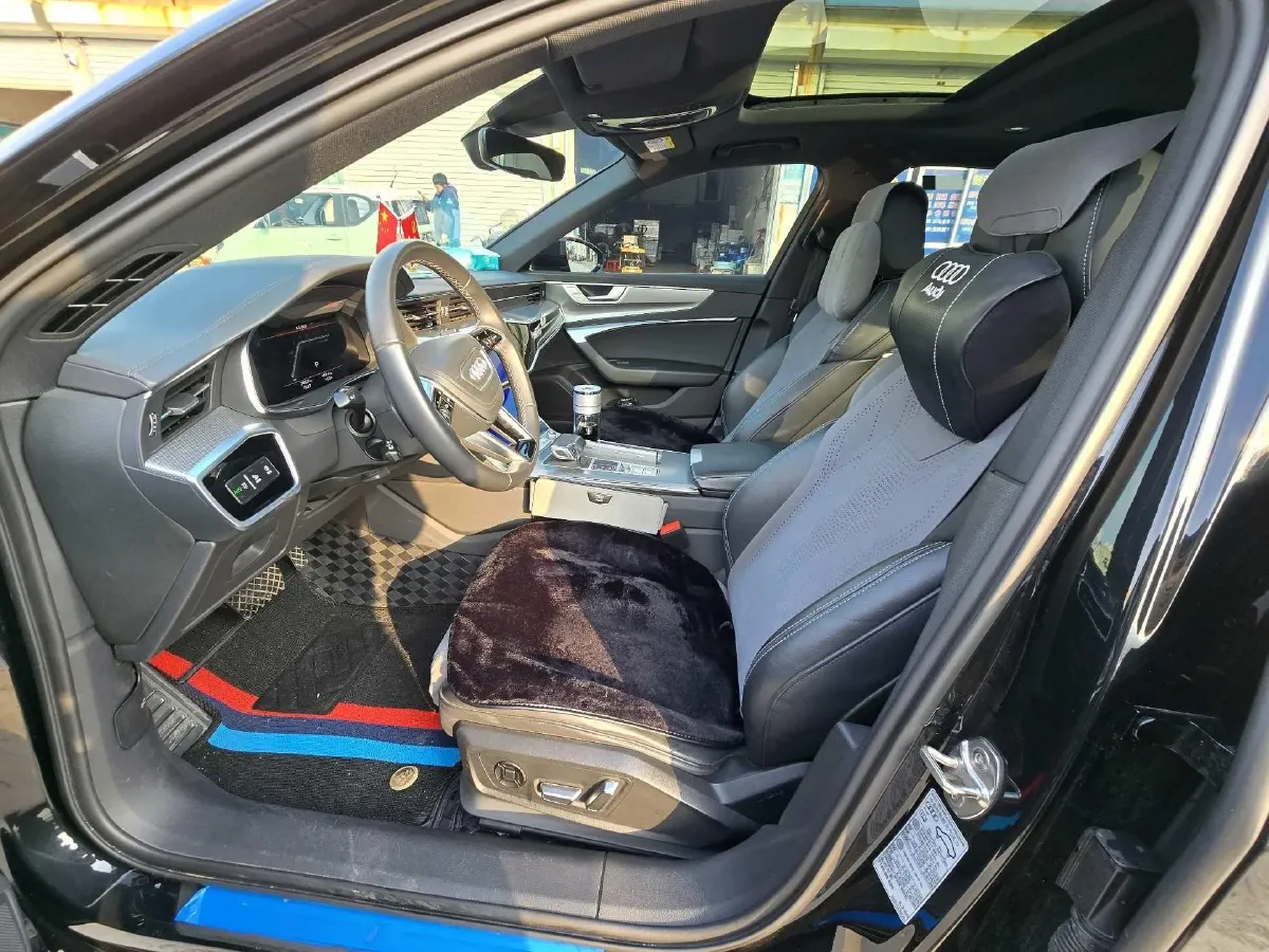 2023 Audi A6L 2.0T 245HP L4 7DCT,autocango,china used car exporter,china ev exporter,chinese used car exporter,chinese used ev exporter