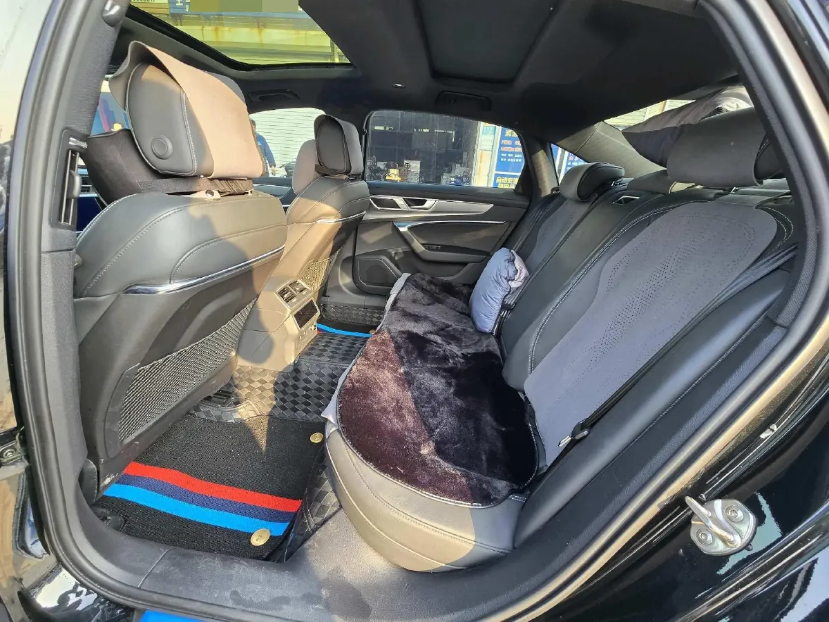 2023 Audi A6L 2.0T 245HP L4 7DCT,autocango,china used car exporter,china ev exporter,chinese used car exporter,chinese used ev exporter